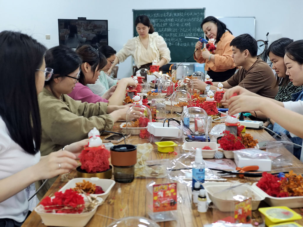 博思花藝婚慶教育，婚慶培訓，花藝培訓，插花培訓，花藝師培訓，主持人培訓，商務主持人培訓，花店運營培訓，花店全系統(tǒng)營銷，小白開花店，小白學主持，金璽棠婚慶酒店，金璽棠總部，鄭州金麻雀教育科技有限公司