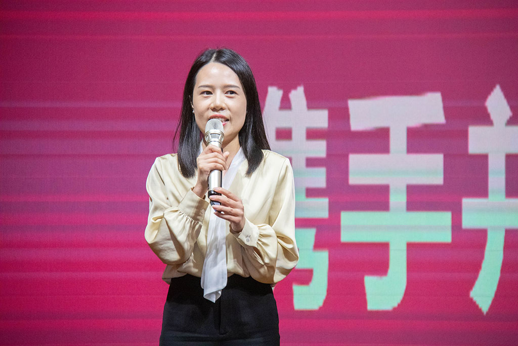 博思花藝婚慶教育，婚慶培訓(xùn)，花藝培訓(xùn)，插花培訓(xùn)，花藝師培訓(xùn)，主持人培訓(xùn)，商務(wù)主持人培訓(xùn)，花店運(yùn)營(yíng)培訓(xùn)，花店全系統(tǒng)營(yíng)銷，小白開(kāi)花店，小白學(xué)主持，金璽棠婚慶酒店，金璽棠總部，鄭州金麻雀教育科技有限公司