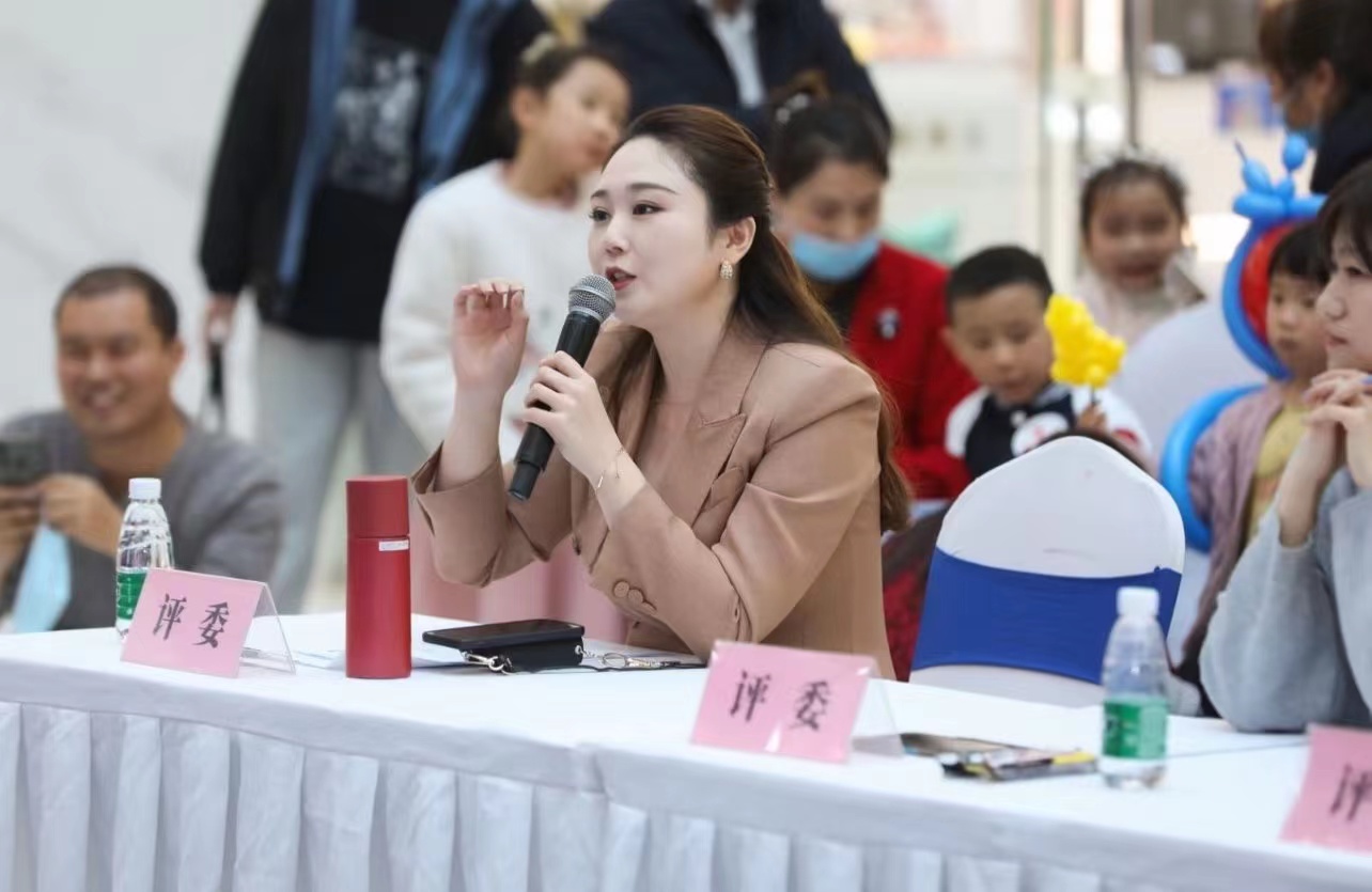 博思花藝婚慶教育，婚慶培訓(xùn)，花藝培訓(xùn)，插花培訓(xùn)，花藝師培訓(xùn)，主持人培訓(xùn)，商務(wù)主持人培訓(xùn)，花店運(yùn)營(yíng)培訓(xùn)，花店全系統(tǒng)營(yíng)銷，小白開(kāi)花店，小白學(xué)主持，金璽棠婚慶酒店，金璽棠總部，鄭州金麻雀教育科技有限公司