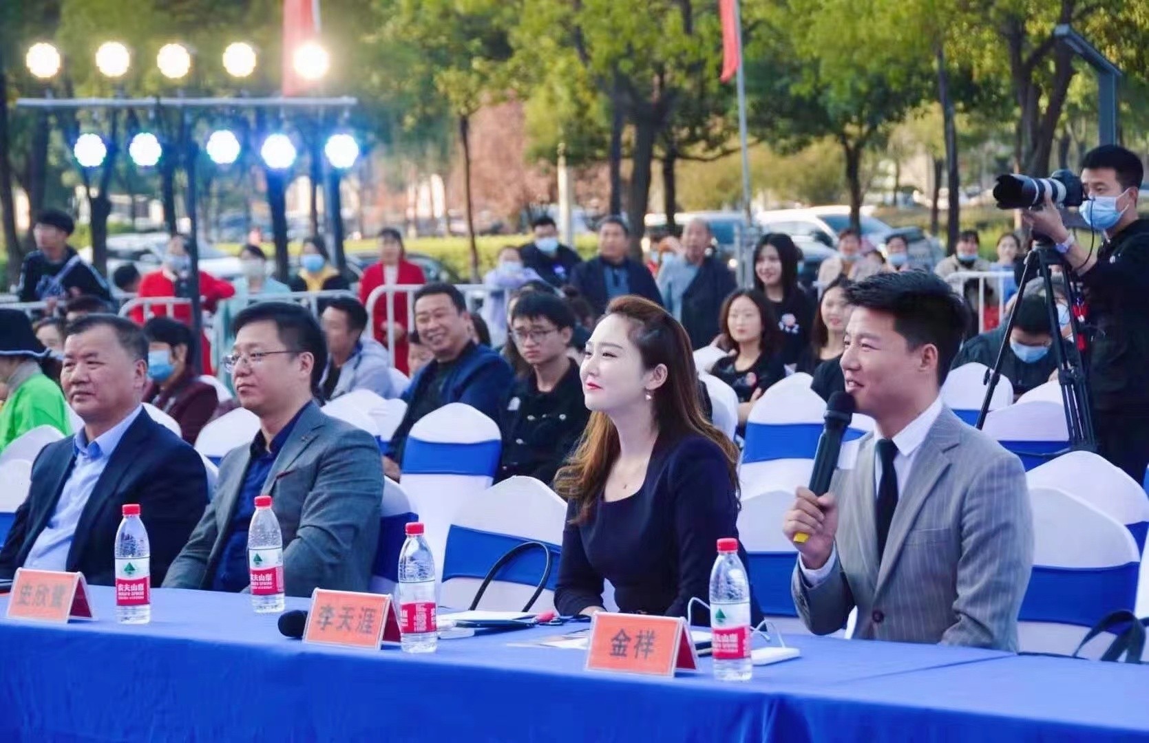 博思花藝婚慶教育，婚慶培訓(xùn)，花藝培訓(xùn)，插花培訓(xùn)，花藝師培訓(xùn)，主持人培訓(xùn)，商務(wù)主持人培訓(xùn)，花店運(yùn)營(yíng)培訓(xùn)，花店全系統(tǒng)營(yíng)銷，小白開(kāi)花店，小白學(xué)主持，金璽棠婚慶酒店，金璽棠總部，鄭州金麻雀教育科技有限公司