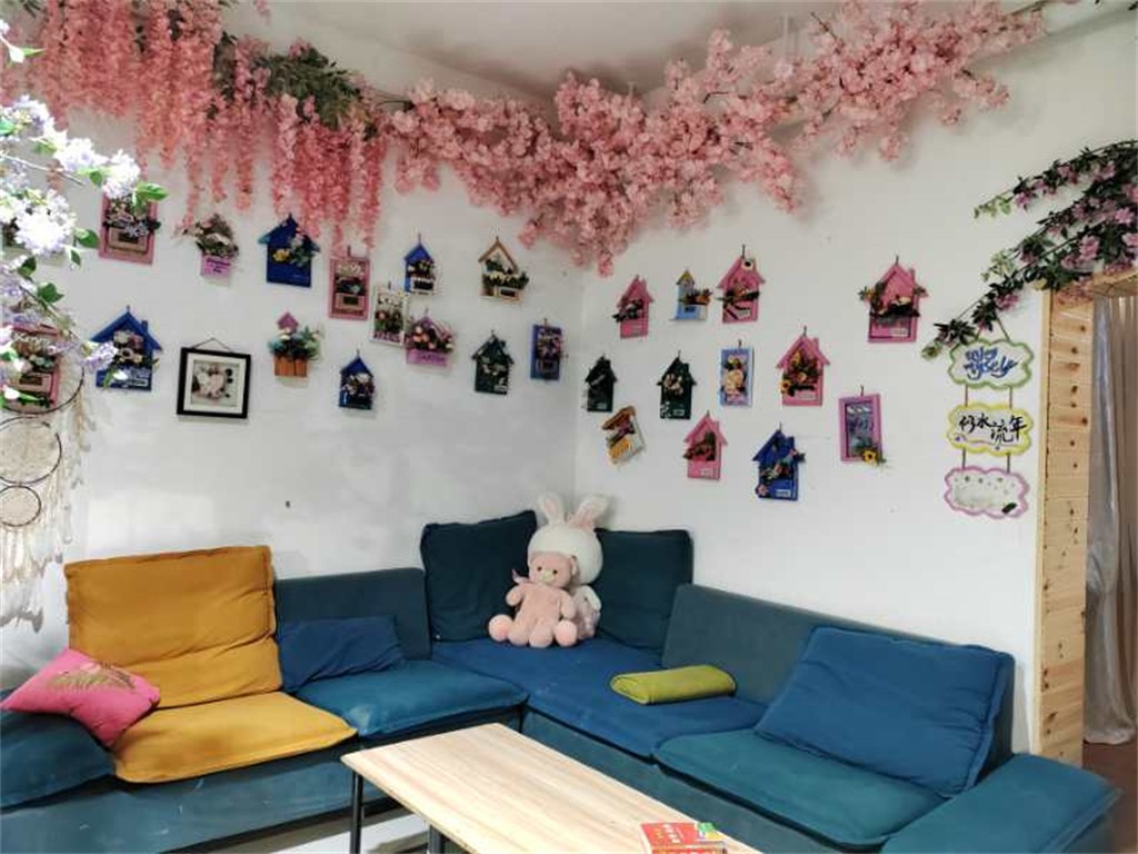 博思花藝婚慶教育，婚慶培訓，花藝培訓，插花培訓，花藝師培訓，主持人培訓，商務主持人培訓，花店運營培訓，花店全系統(tǒng)營銷，小白開花店，小白學主持，金璽棠婚慶酒店，金璽棠總部，鄭州金麻雀教育科技有限公司