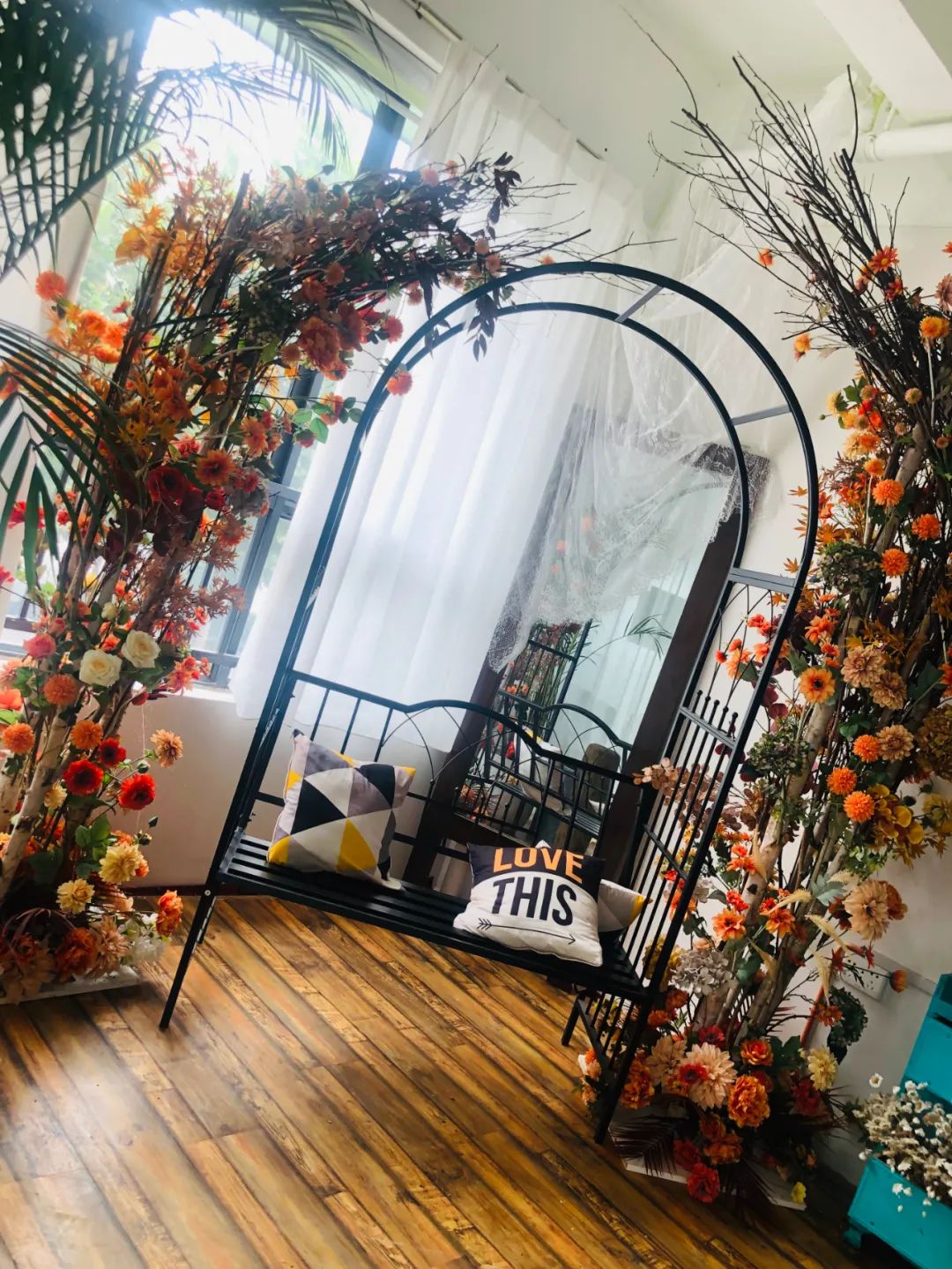 博思花藝婚慶教育，婚慶培訓，花藝培訓，插花培訓，花藝師培訓，主持人培訓，商務主持人培訓，花店運營培訓，花店全系統(tǒng)營銷，小白開花店，小白學主持，金璽棠婚慶酒店，金璽棠總部，鄭州金麻雀教育科技有限公司