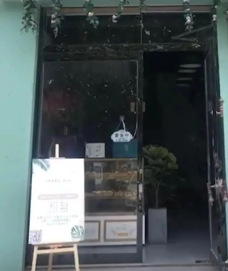 博思花藝婚慶教育，婚慶培訓，花藝培訓，插花培訓，花藝師培訓，主持人培訓，商務主持人培訓，花店運營培訓，花店全系統(tǒng)營銷，小白開花店，小白學主持，金璽棠婚慶酒店，金璽棠總部，鄭州金麻雀教育科技有限公司