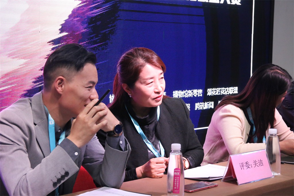 博思花藝婚慶教育，婚慶培訓(xùn)，花藝培訓(xùn)，插花培訓(xùn)，花藝師培訓(xùn)，主持人培訓(xùn)，商務(wù)主持人培訓(xùn)，花店運營培訓(xùn)，花店全系統(tǒng)營銷，小白開花店，小白學(xué)主持，金璽棠婚慶酒店，金璽棠總部，鄭州金麻雀教育科技有限公司