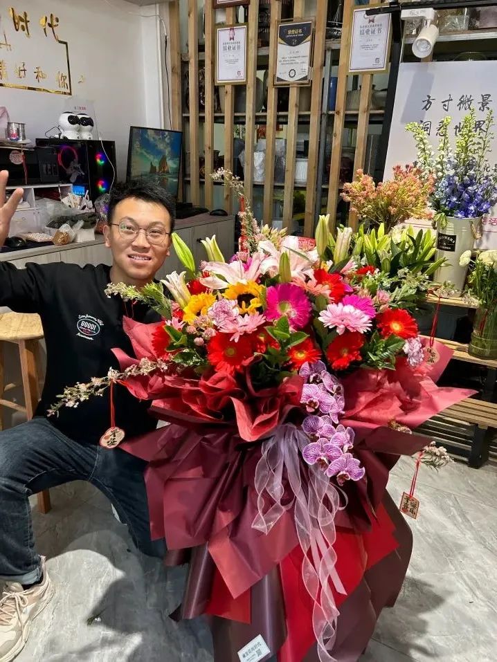 博思花藝婚慶教育，婚慶培訓，花藝培訓，插花培訓，花藝師培訓，主持人培訓，商務主持人培訓，花店運營培訓，花店全系統(tǒng)營銷，小白開花店，小白學主持，金璽棠婚慶酒店，金璽棠總部，鄭州金麻雀教育科技有限公司